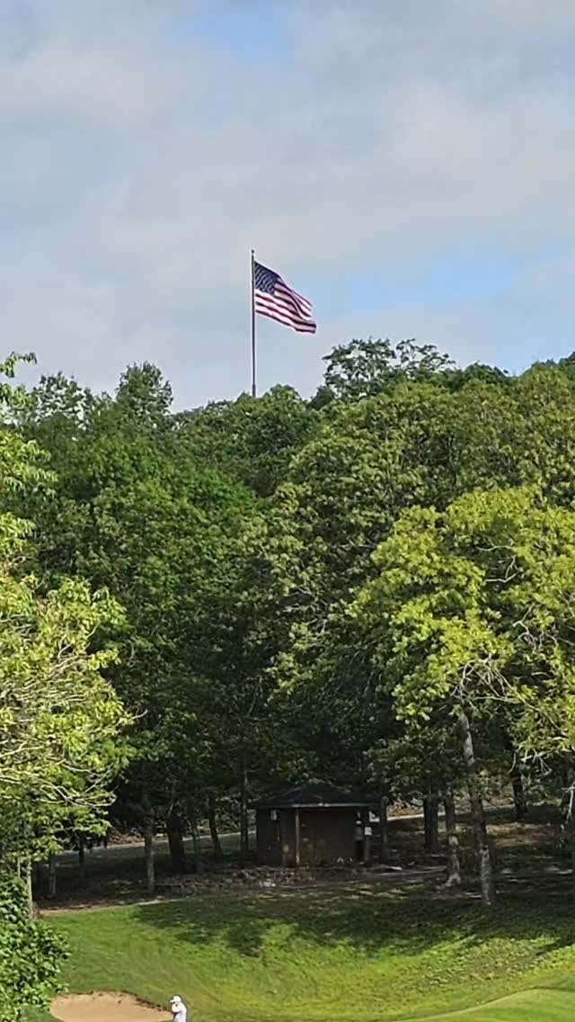 A quick 18 before departing for the airport in Branso Missouri. What a thrill ride at Thousand Hills Golf Club. This course challenge select shots on every tee. It is imperative that you know this course. Not every fairway is driver off the tee. Slopes are severe, which leads to fairway to seven.

The hills are alive with the sound of balls striking trees. 😆 🤣 😂

Special thanks to Dan Shepherd for a wonderful week with old friends Brian Weis, Joe Burkart, Phyllis Barone. 
VIP Tours for transportation. 
Too tall 6'8" fellow Okie. Director of Golf. Kyler Patterson. #golfstagram #beautifuldestinations #thousandhillsresort #explorebranson#instagolf