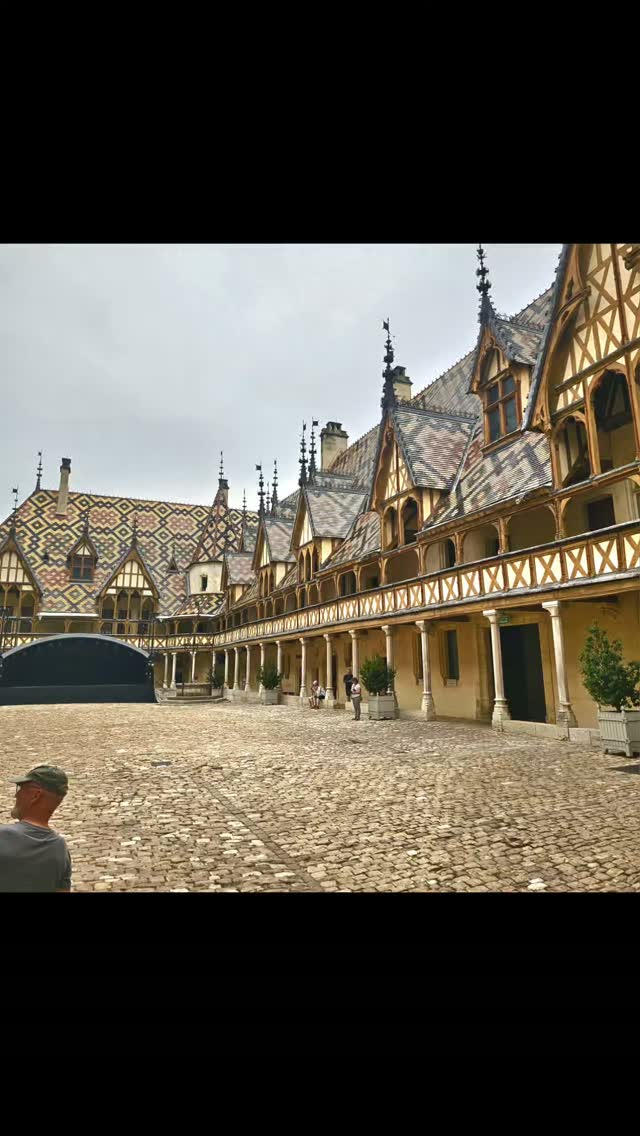 Historical Beaune! The Hospice of Beaune! This hospital was founded in 1443 by Nicolas Rolin as a hospital for the poor. The original building, Hotel Dieu, one of the finest examples of 15th century Burgandian architecture, is now a museum.

It remained a hospital until 1971. You never know about history and what makes the cultural and spirit of Burgundy unless it is preserved by community. Reflective and educational. Thanks to @european_waterways for the excursion. 
#burgundy #beautifuldestinations #instatravel #couplesgoals #instagolflife