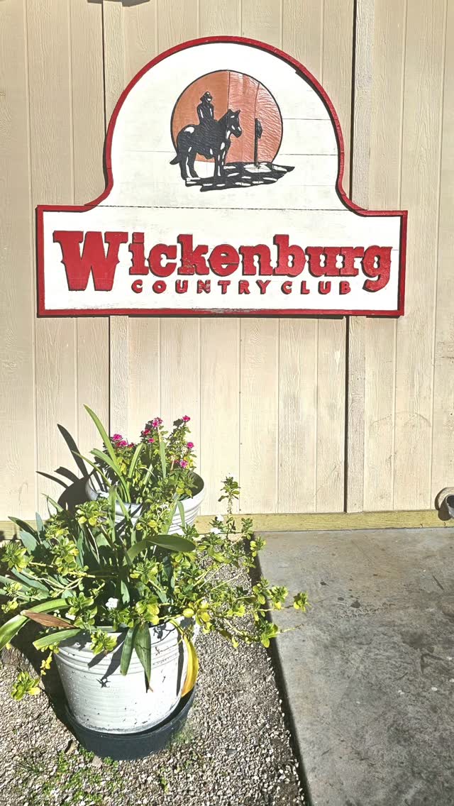 What a great day at Wickenburg CountryClub. We joined my big brother Jim and Denise who were celebrating their 52 wedding anniversary in Wickenburg. Thanks to Jeff and his team for an awesome day. Overlooked by well known Wickenburg Ranch and Social Club and Los Caballeros, this 6400 yard track is one tough track to score on.
Low handicap players expecting to do well are met with several blind tee shots, small landing areas and super tight fairways. Greens are fast and two tiered. Knowledge is paramount picking the correct yardage and knowing where pin is located. The clubhouse welcomes all players with daily specials. If you want a challenge to sharpen your game. WGC meets the expectation!! #golfstagram #golfcontentnetwork #instagolf #couplesgoals #wickenburg