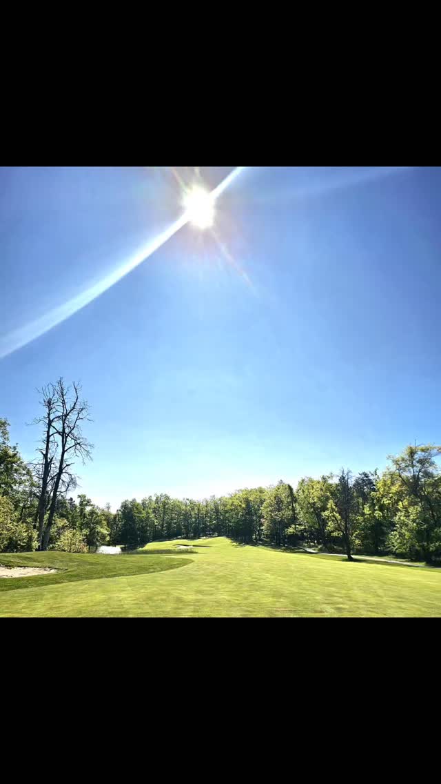 Garland Lodge and Golf Resort! Day 2 was on the Fountains course. This was a treat! Great routing within the hardwood forests with lots of ponds and fountains.

However, the greens were diabolical. Extremely difficult pin placements made you think that the superintendent was going thru a divorce and took it out on the 🏌️‍♀️ 🏌️‍♂️ golfers. LOL 
Garland's lineup of golf courses are spectacular. The fact that you can stay and play without leaving the property is huge. Check out all the stay and play packages @garlandgolfresort 

A special thanks to Marty on the sales group staff for great laughter and camaraderie. It was a great day!!
#golfstagram #golfcontentnetwork #gaylordgolfmecca #beautifuldestinations #garlandlodgeandresort