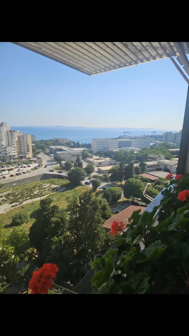 We have arrived in Split Croatia. The promenade was packed with tourists. The castle was fascinating. Water crystal clear and evening cruise superb. 

Look forward to island hopping tomorrow. Blue Cave and 5 islands. America's Adventuring Couple Ha!!#couplesgoals #beautifuldestinations #travelingram #croatia #croatiafulloflife