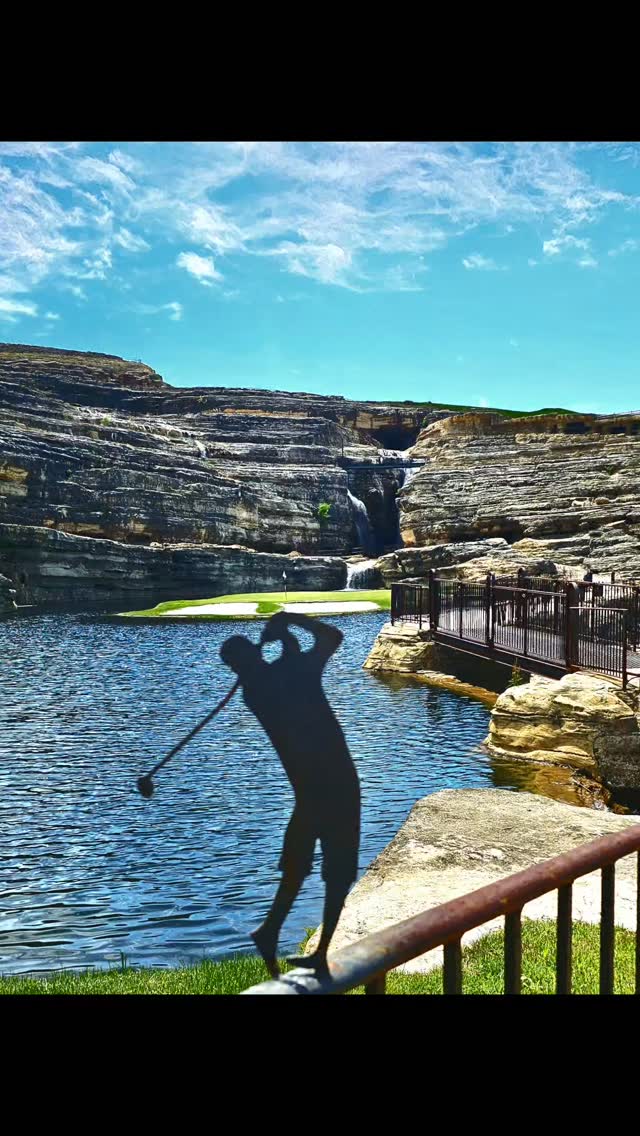 Here is a quick view of the CLIFFHANGERS  Par 3 experience. Oh my, what a fun course to play. Big Cedar Golf, the ultimate golfing destination. So many options available. World class golf, museums and restaurants.
#golfstagram #golfcontentnetwork #golfstagram #beautifuldestinations #bigcedargolf