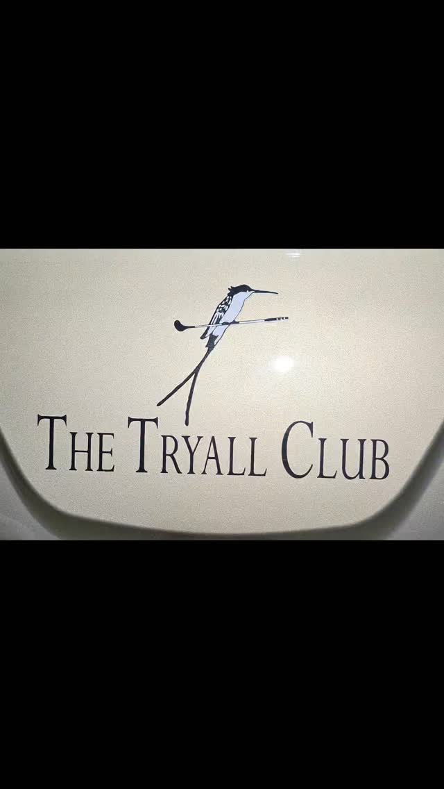 Our last round on Tryall. A quick nine followed by touring other properties and enjoying fresh coconut on the course. The weather was perfect. 

The Beach Club hosted our evening meal with lovely sunset. Fresh Red Snapper, Shrimp and flank steaks were the preferred choice of the group. 
We got to visit with villa owners and members of Tryall Club. It was an exceptional way to end the trip. 
#golfstagram #golfcontentnetwork #beautifuldestinations #couplesgoals #vacations